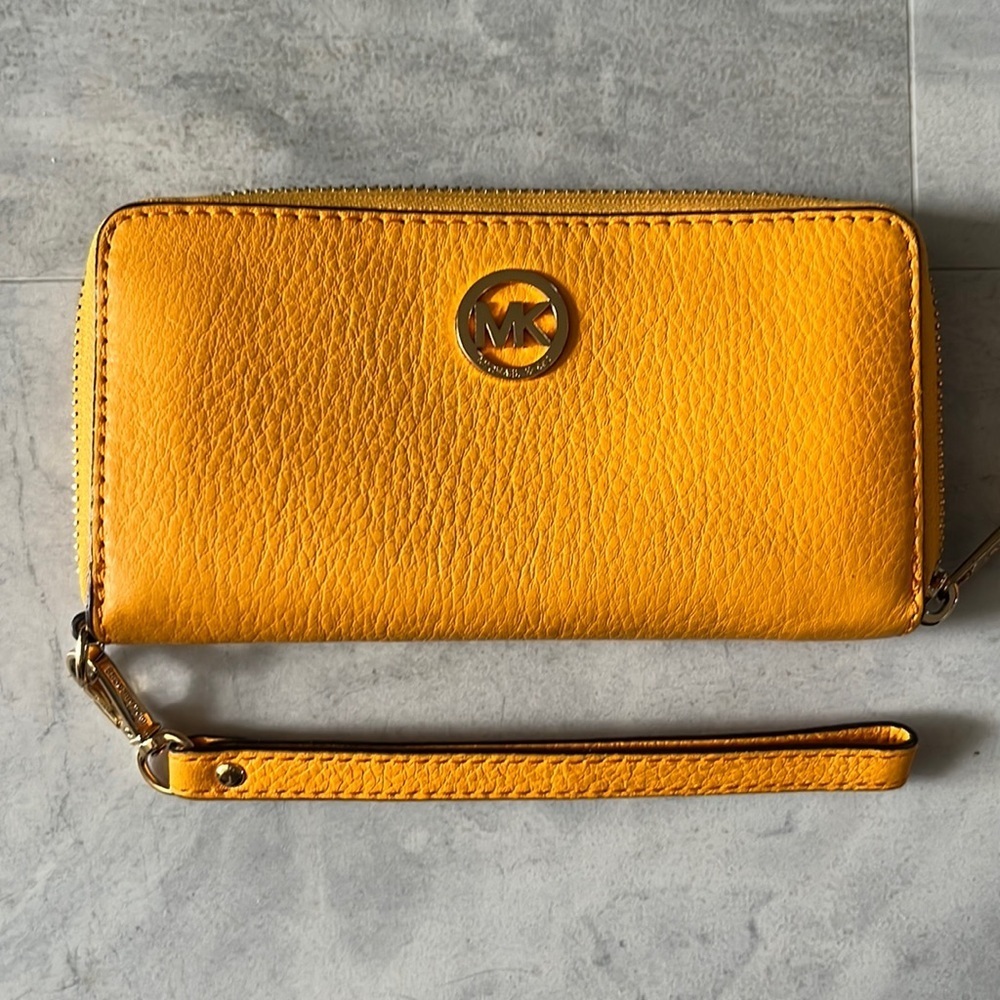 Michael Kors Satchel, Crossbody bag & wallet leather Vibrant goldenrod color - Picture 15 of 16